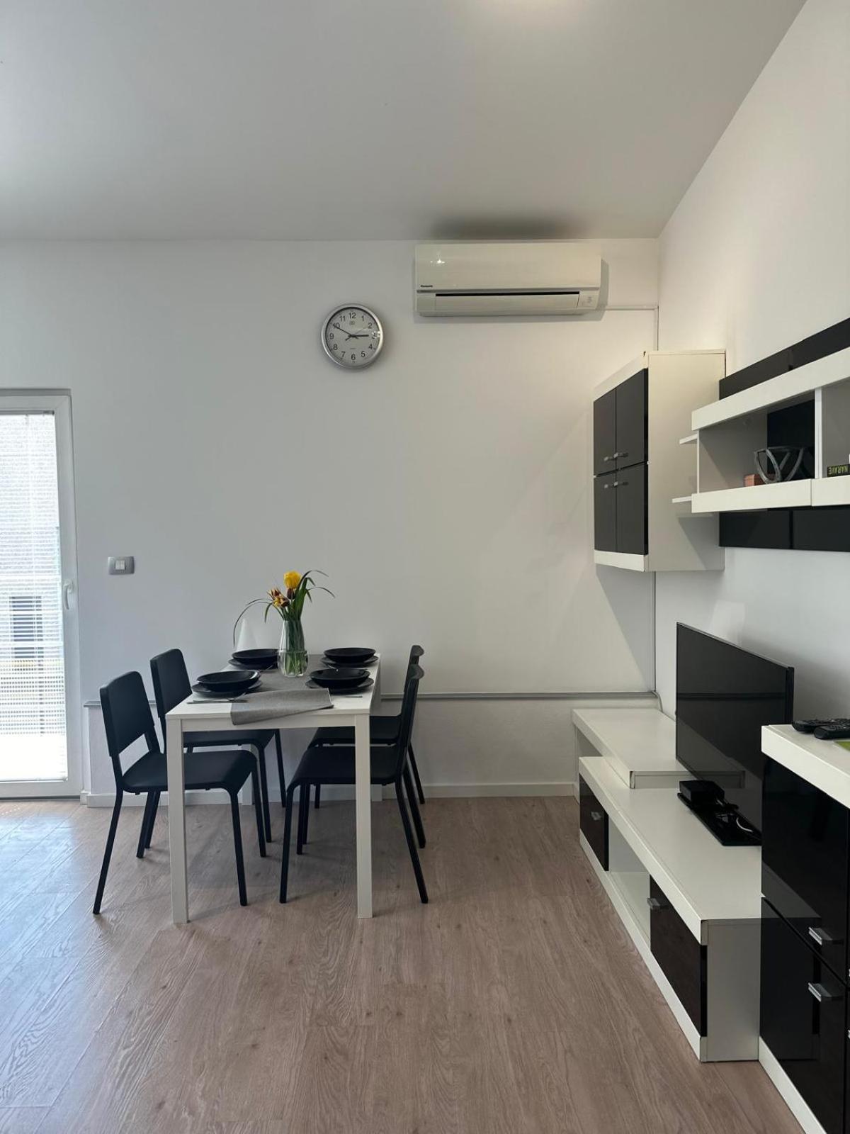 Apartment Stucin Vipava Bagian luar foto